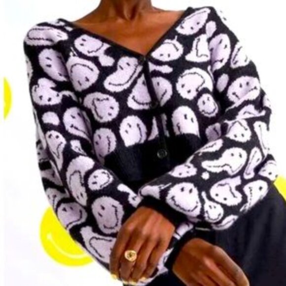 SMILEY SWEATER H&M XS NEW - Picture 1 of 2